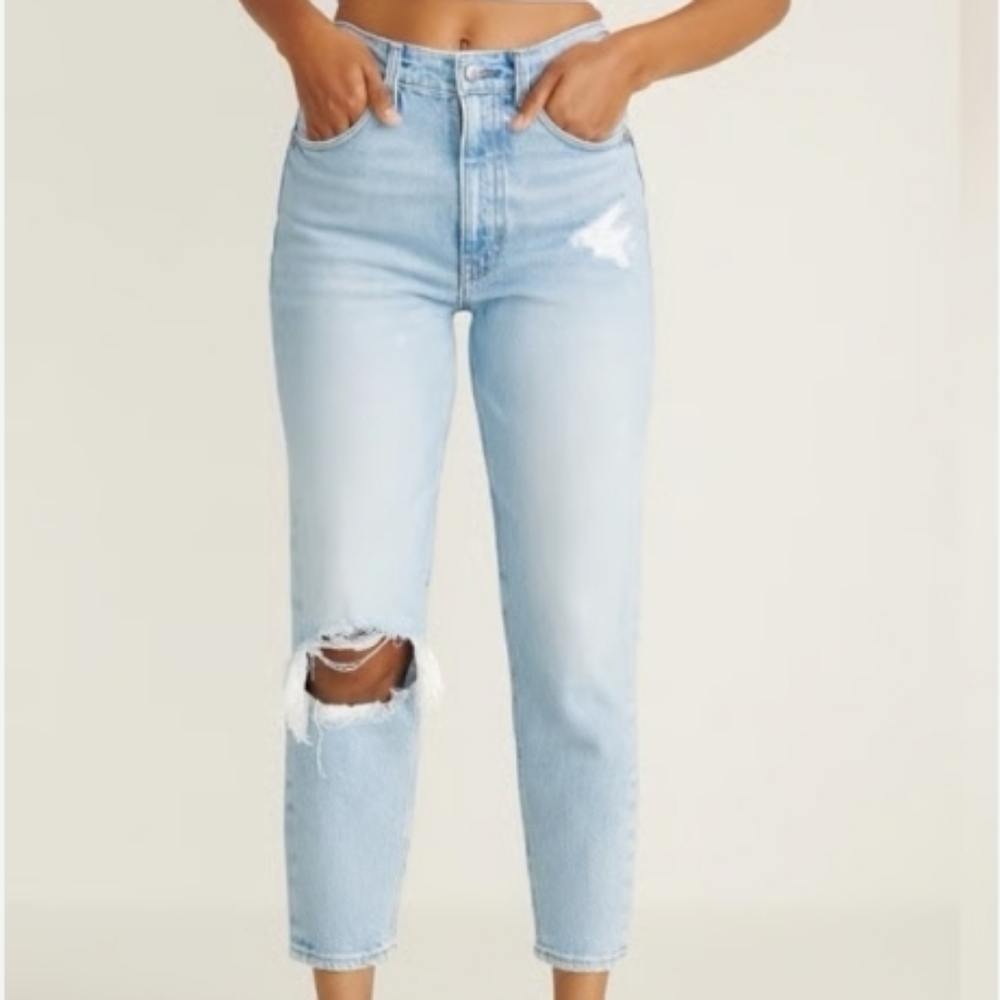 A&F The Mom High Waist Straight Leg Jeans Light Wash Raw Hem Destroyed 25/0S